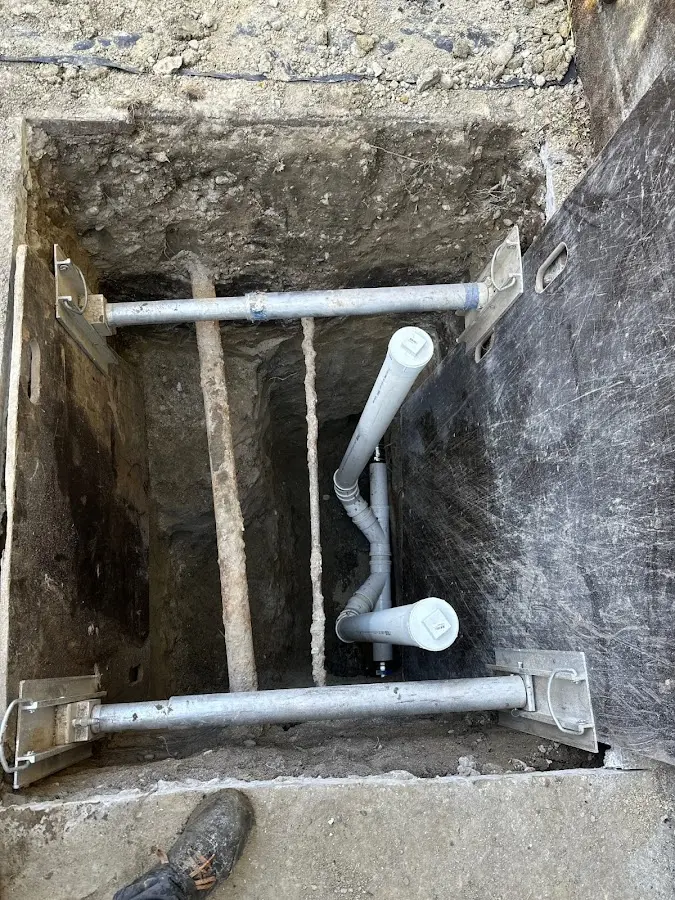 Experienced plumber completing Drain Cleaning work in Rockledge